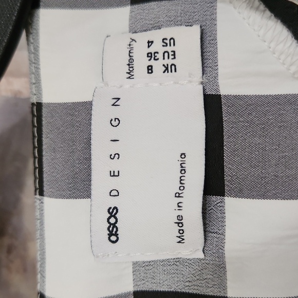 ASOS Maternity Vfront smock romper in mono gingham Contemporary Collegiate - Picture 4 of 14